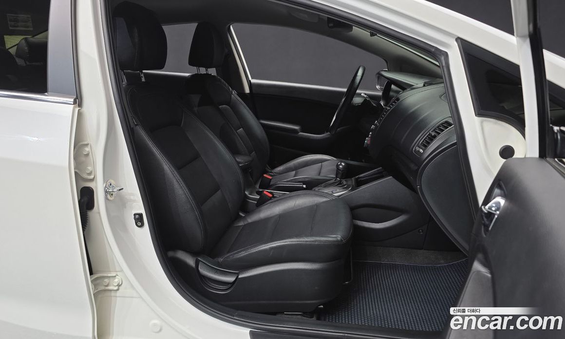 Kia K3 1st Gen фото 11