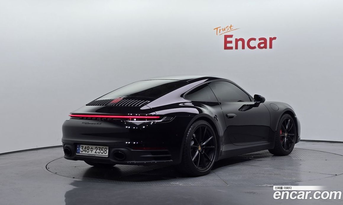 Porsche 911 (992) фото 2